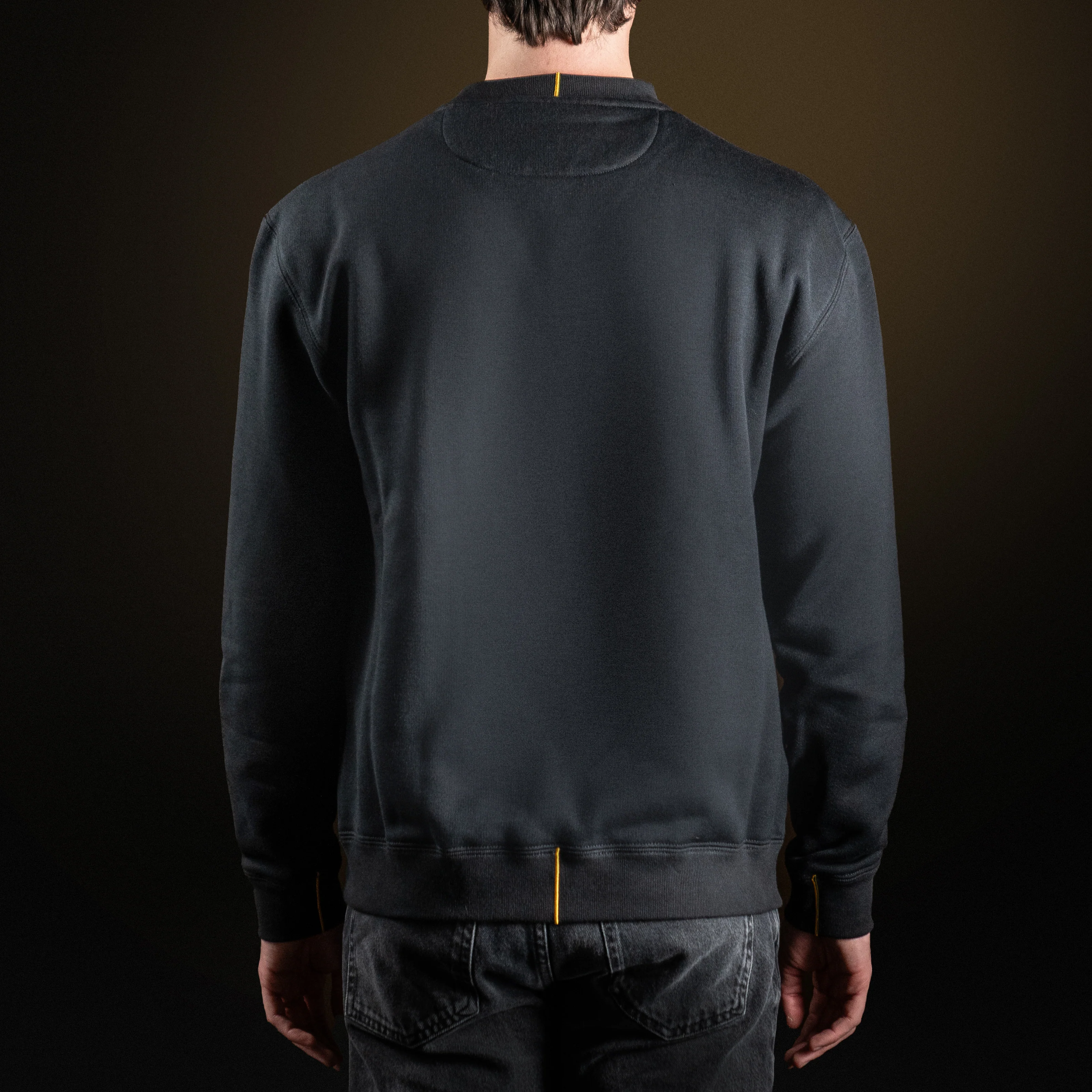 Black round-neck sweatshirt - Image 4