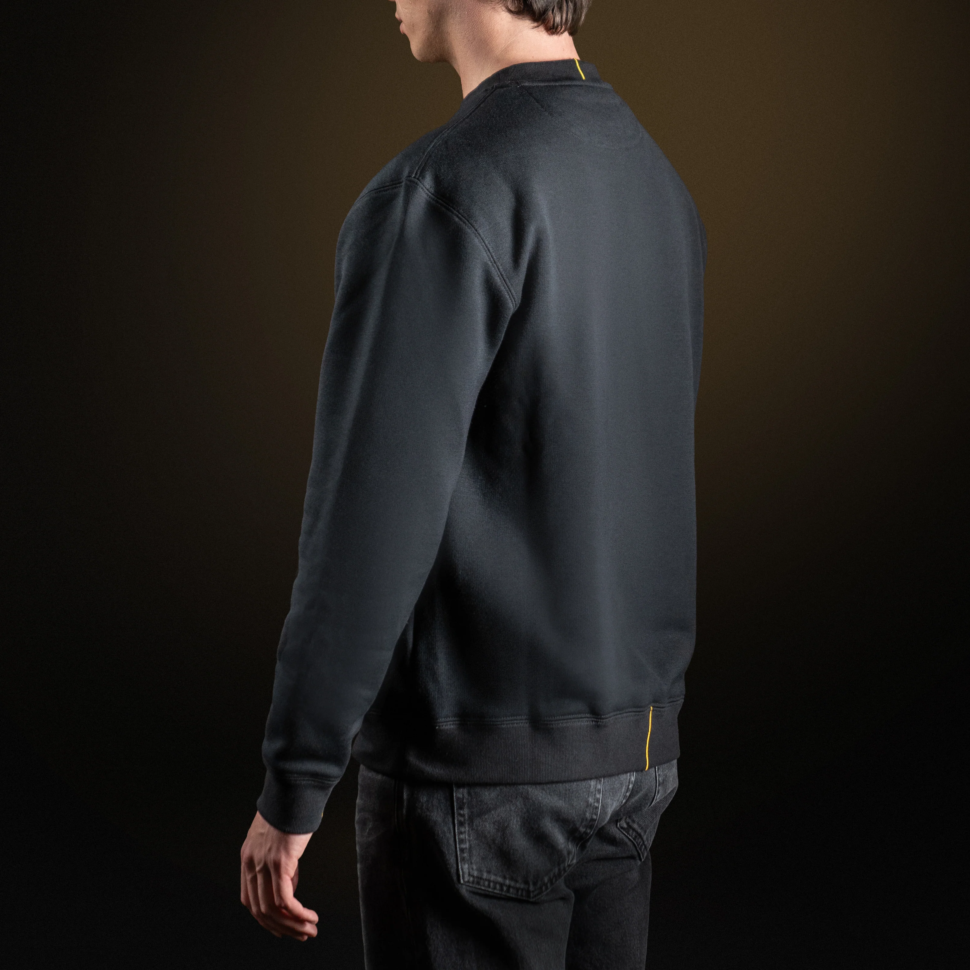 Black round-neck sweatshirt - Image 5