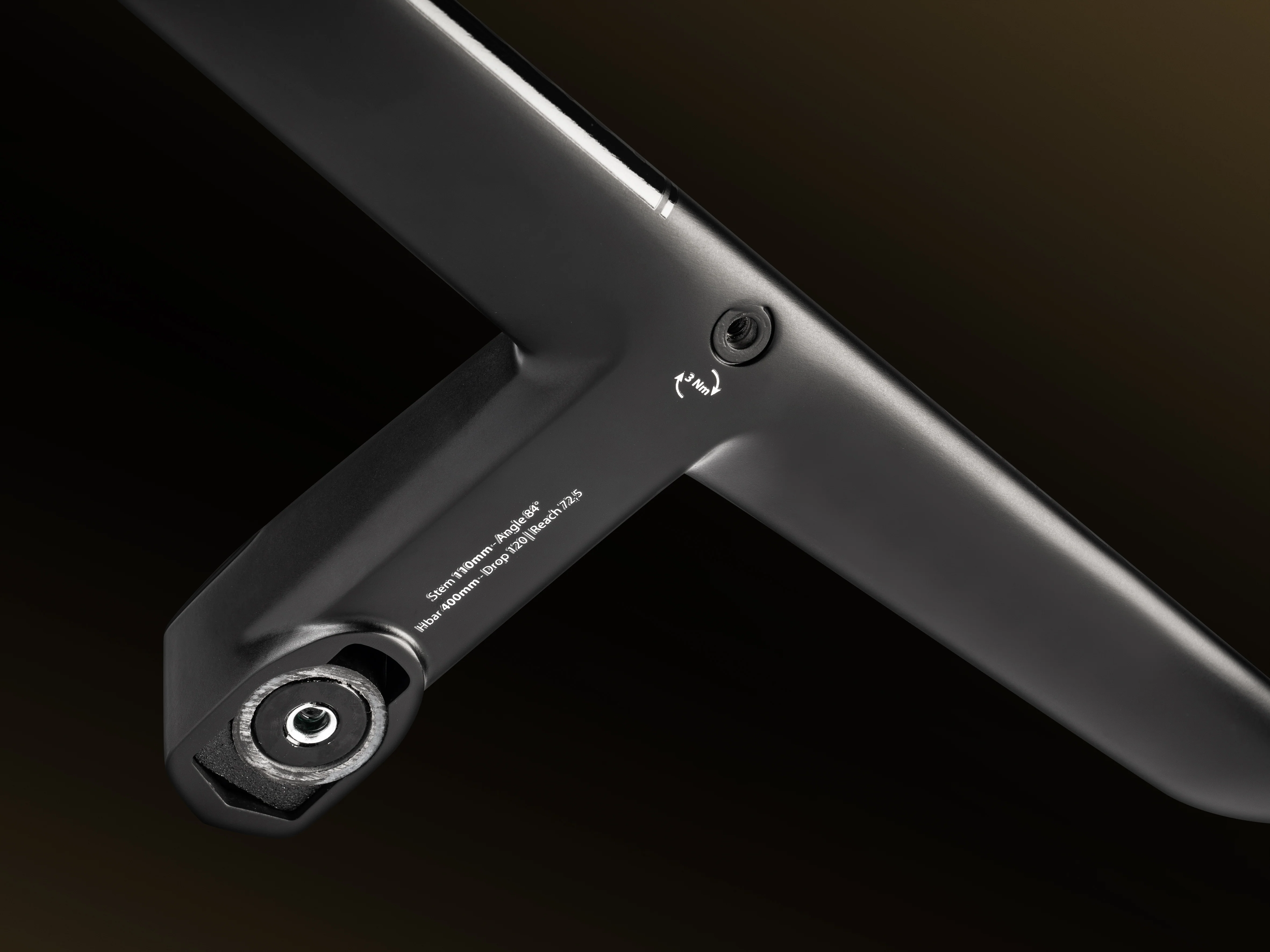 CC.01 Wide Integrated Carbon Handlebars - Image 4